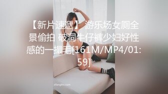 妈妈高潮了一直要。妈妈：好舒服啊，干嘛呀快点插进来，搞得我痒死了讨厌。儿子：想让儿子操啊？那就快说，这是儿子出来的地方！