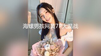 两个兼职美女模特被色魔摄影师诱惑脱光光了玩