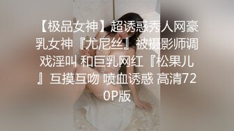 偷拍候车大厅黑色连衣裙马尾辫文静漂亮的淑女