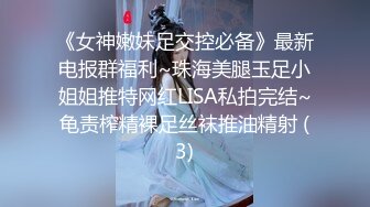 妈妈和儿子的故事，年纪这么大跟小鲜肉激情啪啪，口交大鸡巴被小哥玩着奶子爆草老骚逼，压在床上激情抽插