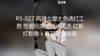 大妈衣服也不穿的就开门拿外卖