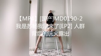 《魔手外购极品CP》地铁女厕偸拍络绎不绝的年轻小姐姐方便 美女多亮点多，妹子换奶罩一对大奶又圆又挺手感绝对一流 (14)