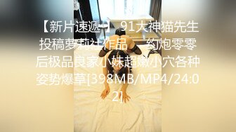 男模拍摄写真假戏真做