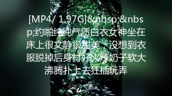 〖群P盛宴⚡激情淫趴〗群p现场，你们看看有多少人？这画面太冲击了，这频率把初次活动的娇妻插喷插晕过去 (2)